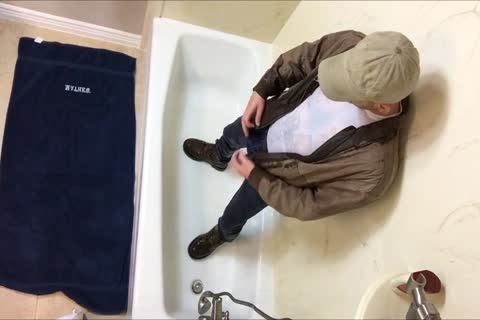 Had A Great man On Here Send Me All The Gear And Wanted To see Me acquire wet In It.  I Had fun Making This And Hope u have a fun It.