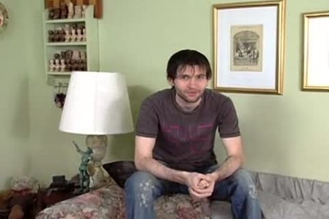 Straight man Tries A oral-service-stimulation