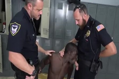 This ebony Thug Falls For The Bait Car And gets A worthwhile unyielding Dicking From Some Cops