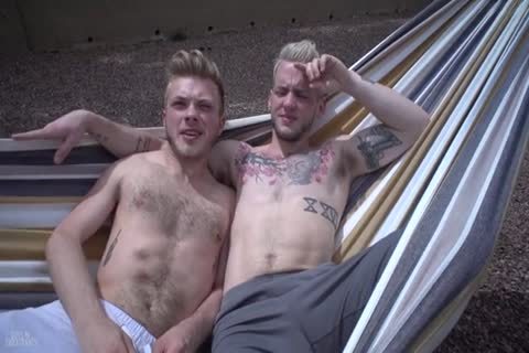 nice-looking Blond hammered