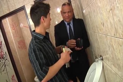 Phat Daddy Barebacks twink In baths