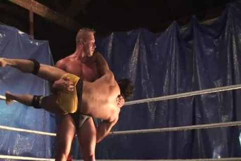 Wrestling gorgeous Bulge (no naked)