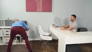 My Assistant The Porn Star: raw - Jake Porter, Colby Tucker American Hump