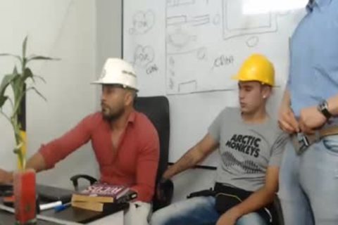 3 Workers bang And wank Each Other