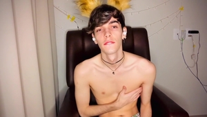 LustForBoys.com - Very slim Henry Evans