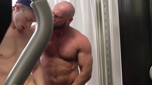 TwinkTop: DILF Coach Knox bareback sucking dick