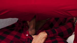 Men: Mistletoe Mischief: Twinkie Smooches