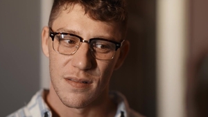 Men: Security Guard's Sneaky Blowjob Skills