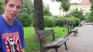 Czech Hunter: Taking Chances with a Smoking Cutie