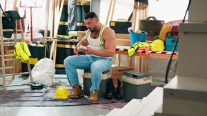 Men: Muscles Galore: Construction Workers Get It On